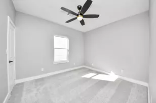 8121 Venus St, Houston, TX 77088 - Photo 26