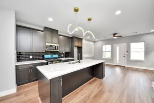 8121 Venus St, Houston, TX 77088 - Photo 8