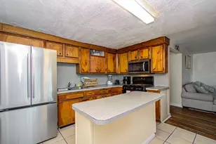 981 S Victory Dr, Houston, TX 77088 - Photo 18