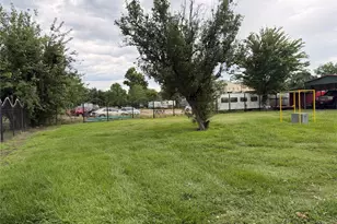 924 Hill Rd, Houston, TX 77037 - Photo 2