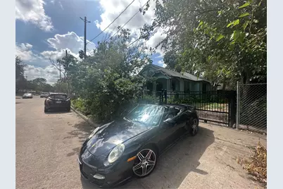 1004 Missouri Street, Houston, TX 77006 - Photo 1