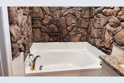 6335 Tall Willow Drive, Houston, TX 77088 - Photo 4