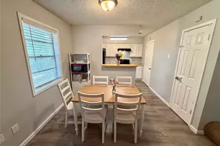 725 E Plum St, Angleton, TX 77515 - Photo 6