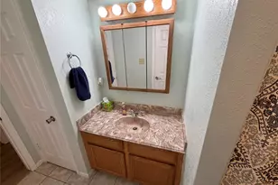 725 E Plum St, Angleton, TX 77515 - Photo 14