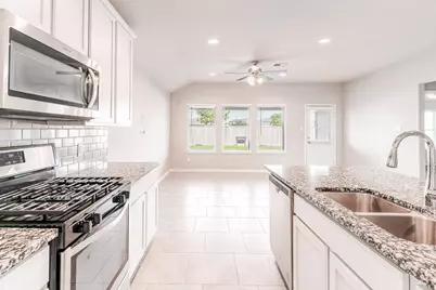 7558 Highland Chase Drive, Richmond, TX 77407 - Photo 10