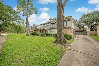 16326 Heatherdale Drive, Houston, TX 77059 - Photo 32