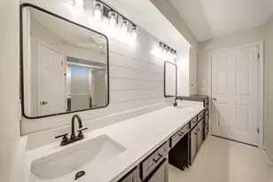 16326 Heatherdale Dr, Houston, TX 77059 - Photo 18