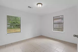 8161 Record St, Houston, TX 77028 - Photo 8