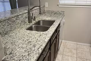 256 Jefferson Pkwy, Fort Worth, TX 76107 - Photo 18