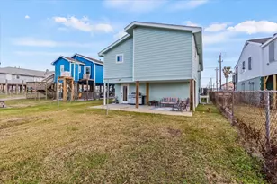 2127 65th St, Galveston, TX 77551 - Photo 44