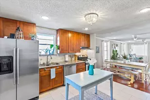 2127 65th St, Galveston, TX 77551 - Photo 10