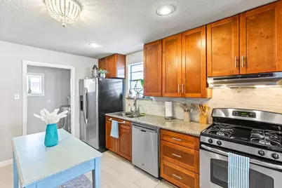 2127 65th Street, Galveston, TX 77551 - Photo 8