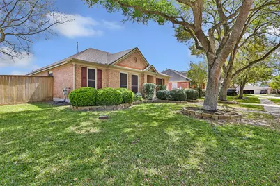 1864 Silent Shore Court, League City, TX 77573 - Photo 2