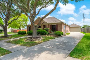 1864 Silent Shore Ct, League City, TX 77573 - Photo 6