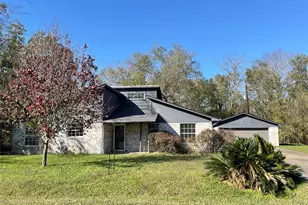 176 Circle Dr, Onalaska, TX 77360 - Photo 2