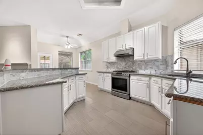 9846 N Villa Drive, Houston, TX 77064 - Photo 14