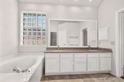 9846 N Villa Drive, Houston, TX 77064 - Photo 34