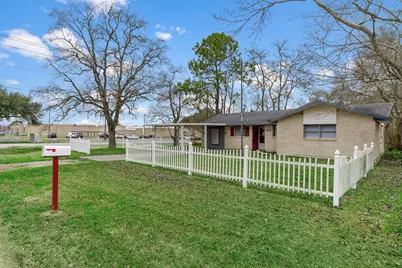 3230 Virginia Street, La Marque, TX 77568 - Photo 2