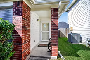 11719 Fossil Rock Ln, Houston, TX 77034 - Photo 4