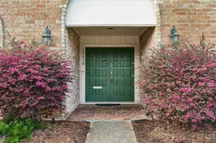 12630 Kingsride Ln, Houston, TX 77024 - Photo 2