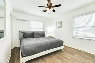 105 Marlin Ave, Galveston, TX 77550 - Photo 16