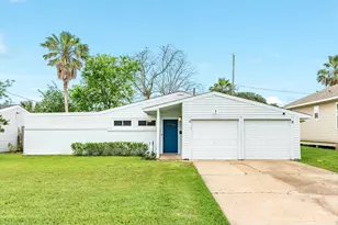 105 Marlin Ave, Galveston, TX 77550 - Photo 1