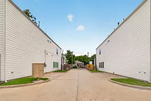 328 Neyland St, Houston, TX 77022 - Photo 22