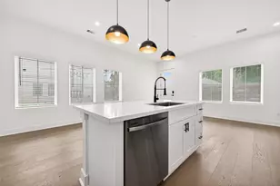 328 Neyland St, Houston, TX 77022 - Photo 8