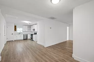 2217 Meadow Ln, La Marque, TX 77568 - Photo 12