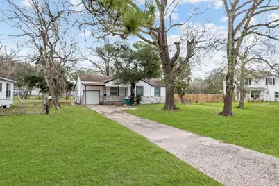 2217 Meadow Lane, La Marque, TX 77568 - Photo 1