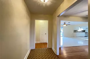 1143 Shadeland Dr, Houston, TX 77043 - Photo 4