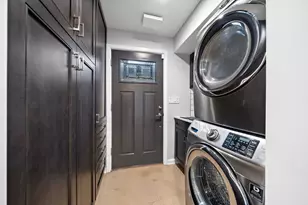 8954 Chatsworth Dr, Houston, TX 77024 - Photo 14