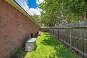 5501 Rio Sabinas St, Rosharon, TX 77583 - Photo 30