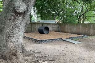 116 Lindsey Ave, Bay City, TX 77414 - Photo 14