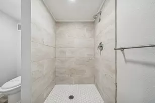1322 Avenue L, Galveston, TX 77550 - Photo 6