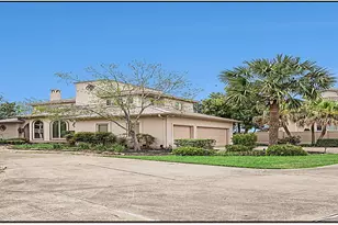 427 E Shore Dr, Clear Lake Shores, TX 77565 - Photo 1