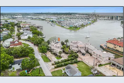 427 E Shore Drive, Clear Lake Shores, TX 77565 - Photo 2