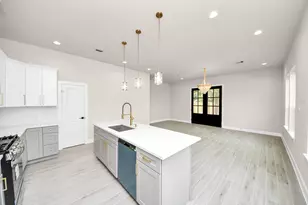 5218 Higgins St, Houston, TX 77033 - Photo 16