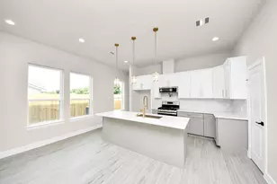 5218 Higgins St, Houston, TX 77033 - Photo 10