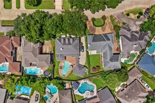 1221 Wedgewood Dr, Sugar Land, TX 77478 - Photo 38