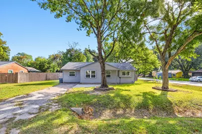 100 Inwood Lane, Highlands, TX 77562 - Photo 2