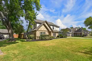 1013 Londonderry Ave, Friendswood, TX 77546 - Photo 4