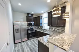 2107 54th St, Galveston, TX 77551 - Photo 8