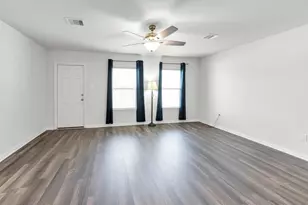 146 Oak Cir, Livingston, TX 77351 - Photo 4