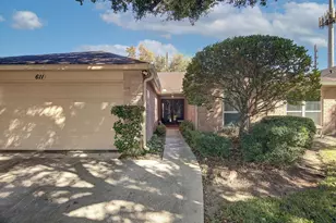 611 E Larkspur Cir, Pearland, TX 77584 - Photo 2
