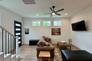 203 Danna Ln, Houston, TX 77009 - Photo 2
