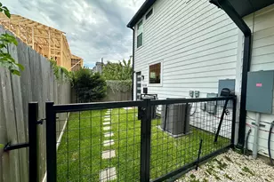 203 Danna Ln, Houston, TX 77009 - Photo 20