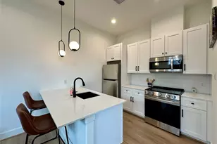203 Danna Ln, Houston, TX 77009 - Photo 6