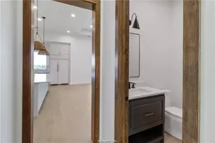 4558 Hicks Ln, Bryan, TX 77845 - Photo 14