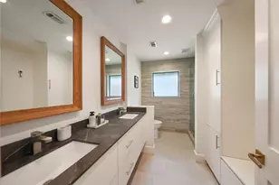 9411 Endicott Ln, Houston, TX 77096 - Photo 32